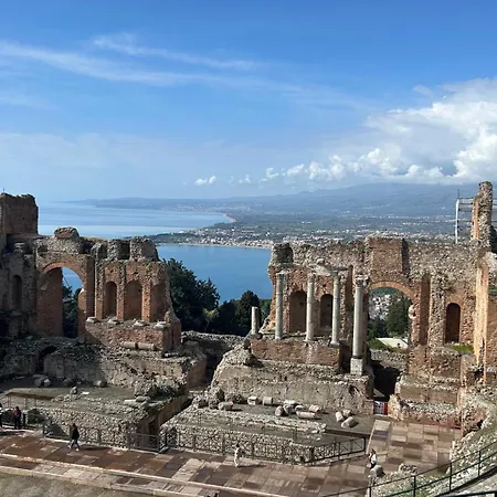 Casa Perla Taormina-giardini Naxos * Taormina