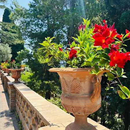 Casa Perla Taormina-giardini Naxos * Ταορμίνα